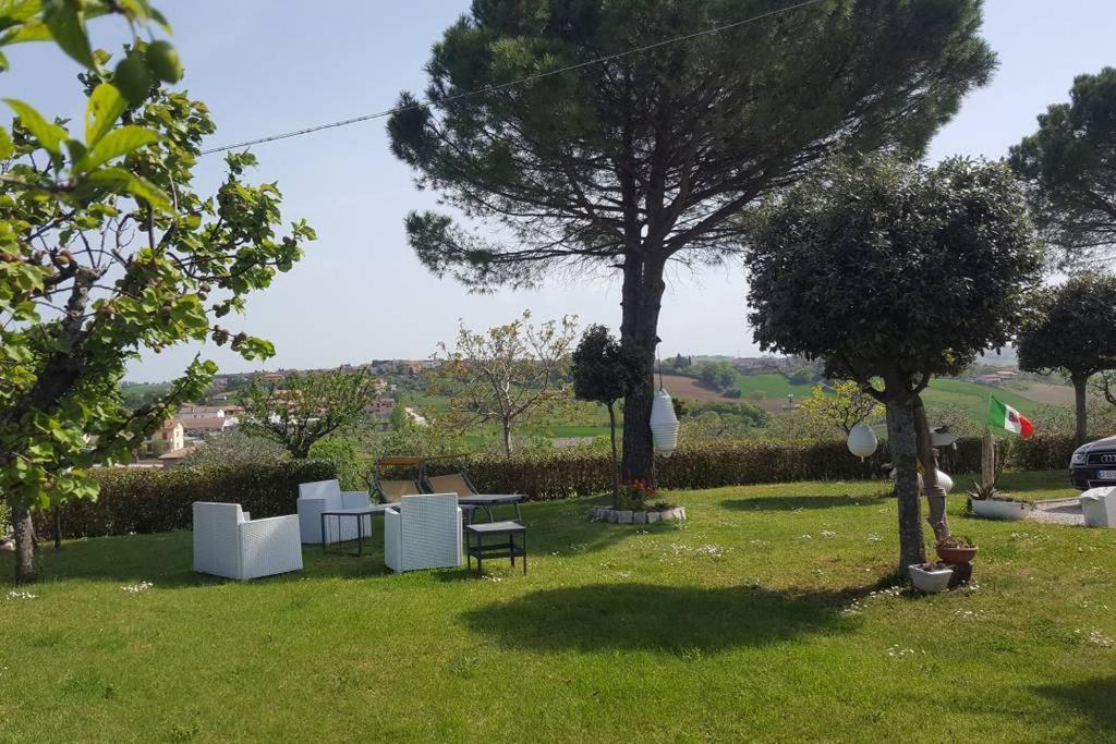 Bnb Fano Collina. La Pace Di Una Vacanza Piagge Kültér fotó